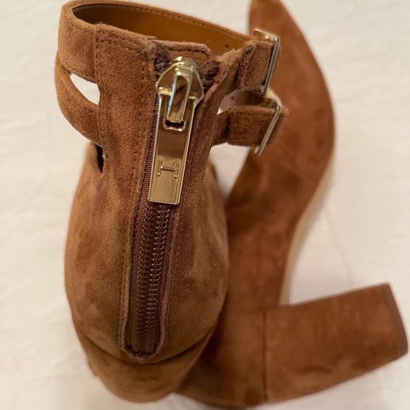 Halston Suede Shoes - Picture 5 of 8